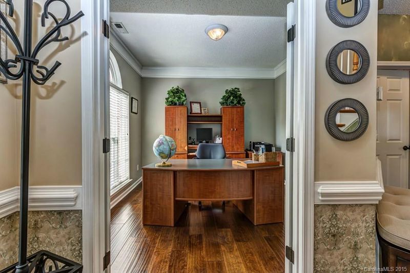 565 Surry Trace Cir, Concord, NC 28027