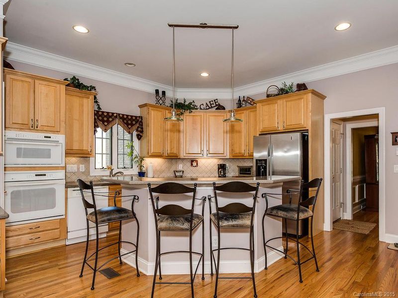 10812 Fox Hedge Rd, Matthews, NC 28105
