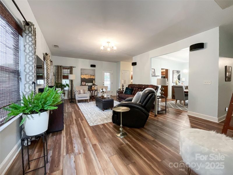 1096 Mountain Laurel Ct, Matthews, NC 28104