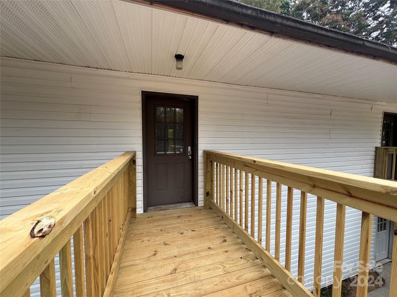 1090 7th Ave NW, Hickory, NC 28601