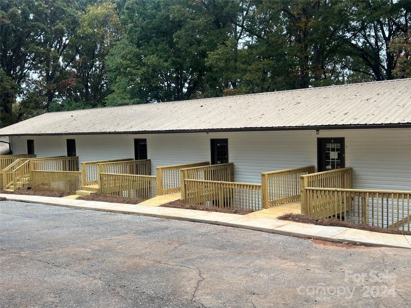 1090 7th Ave NW, Hickory, NC 28601