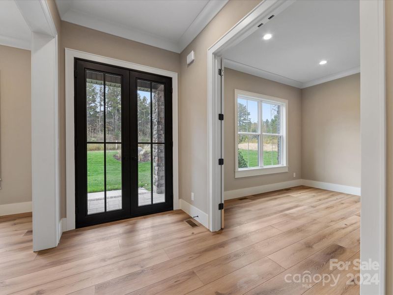 8317 Max Meadows Dr, Charlotte, NC 28227