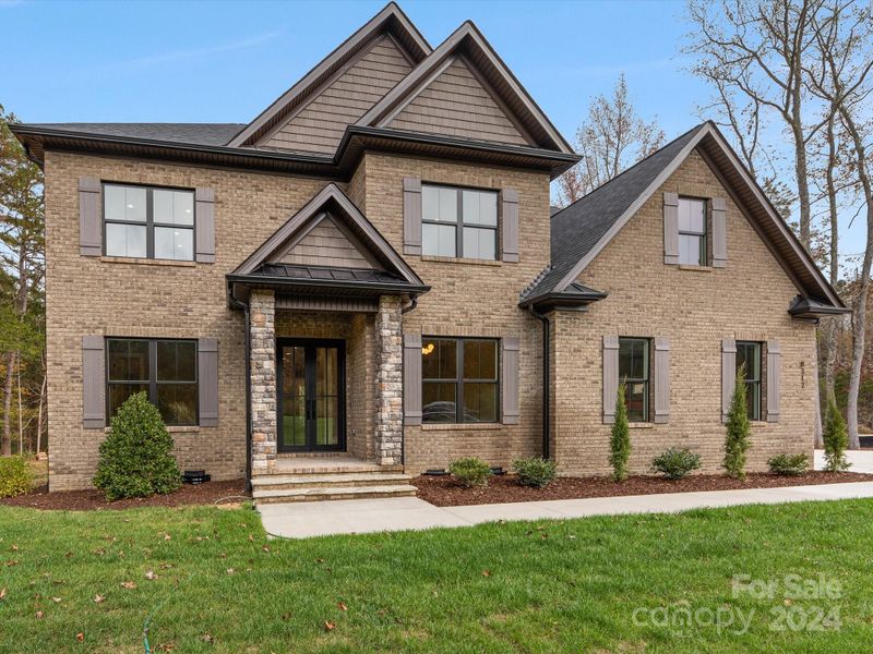 8317 Max Meadows Dr, Charlotte, NC 28227