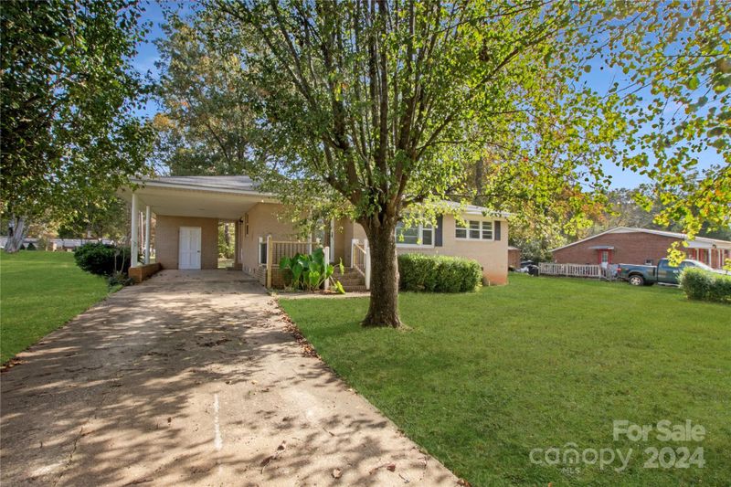 1553 University Park Dr, Lancaster, SC 29720