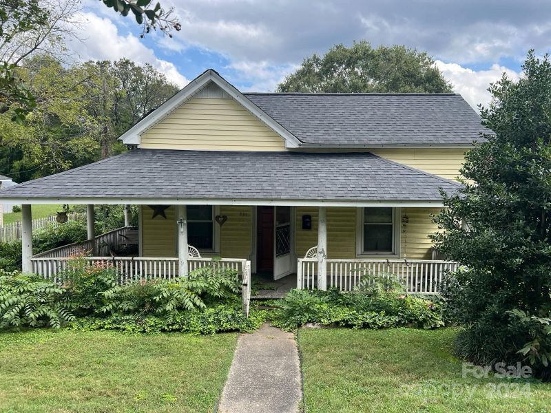 331 Highland St, Mount Holly, NC 28120