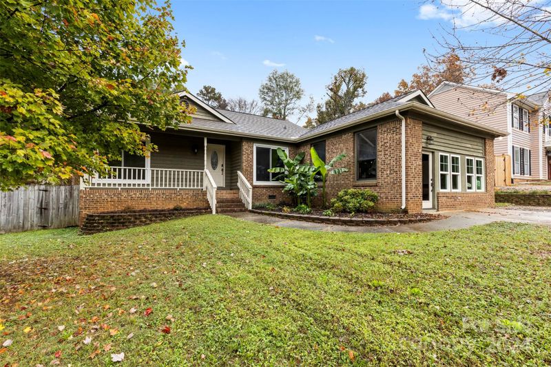 6400 Whitewater Dr, Charlotte, NC 28214