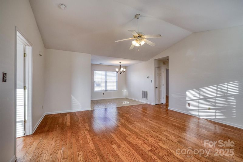 2306 6th Ave NW, Hickory, NC 28601