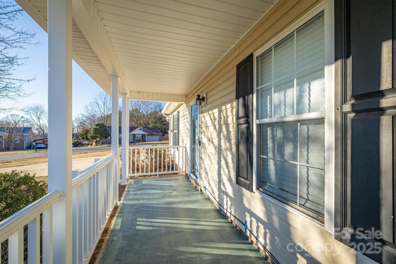 2306 6th Ave NW, Hickory, NC 28601