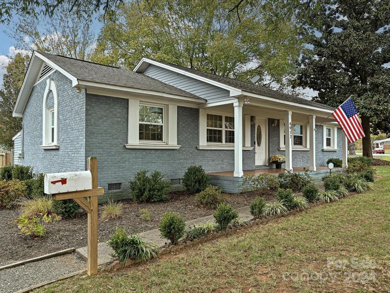 4917 Crestmont Dr, Charlotte, NC 28205