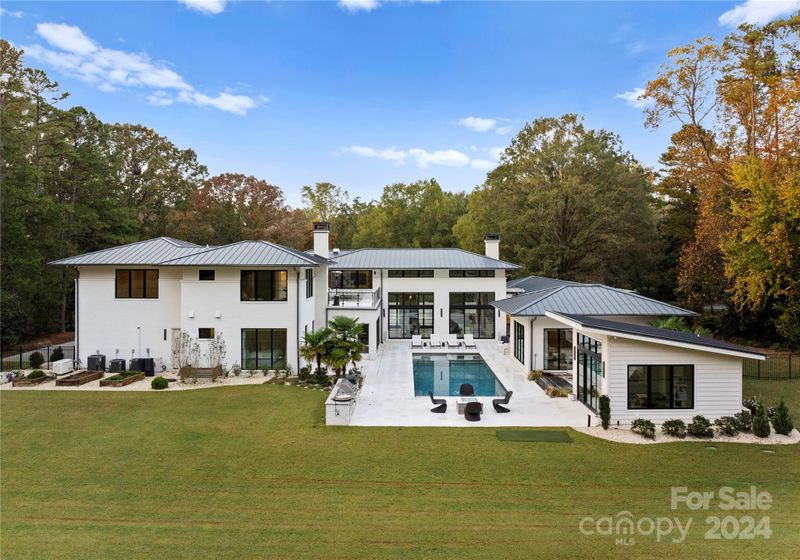 2715 Loch Ln, Charlotte, NC 28226