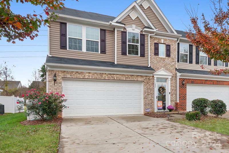 7182 Mariners Village Dr, Denver, NC 28037