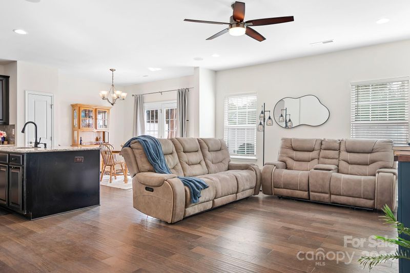 7182 Mariners Village Dr, Denver, NC 28037