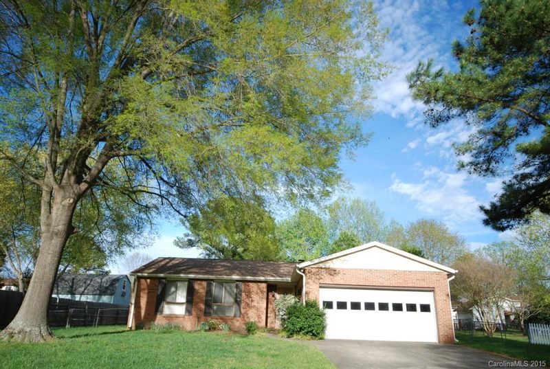 5909 Tillery Dr, Charlotte, NC 28226