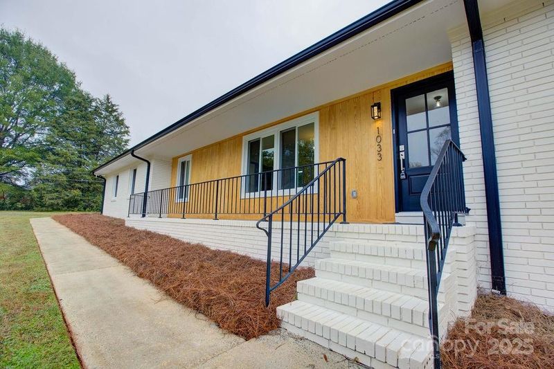 1033 Dooley Dr, Charlotte, NC 28227
