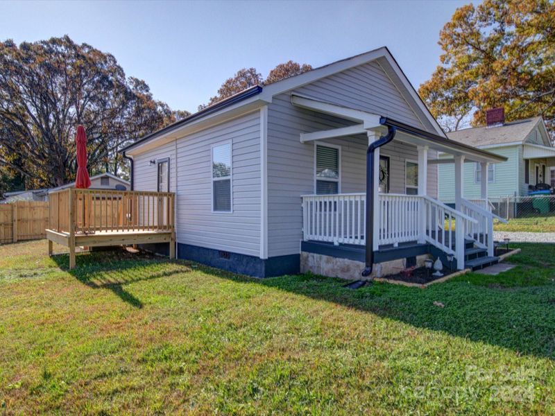 112 E Hartford Ave, Bessemer City, NC 28016