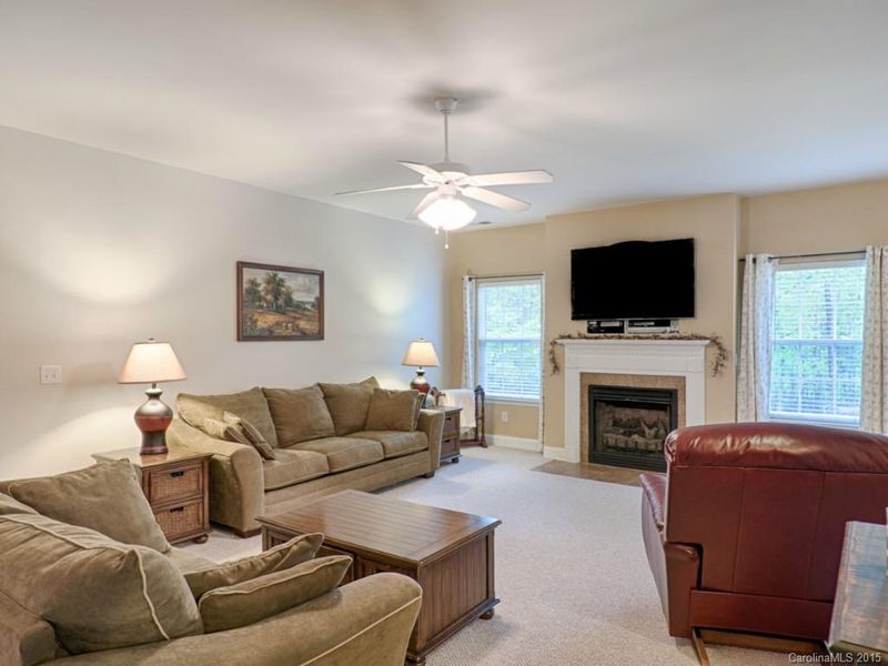 15402 Logan Grove Rd, Charlotte, NC 28227