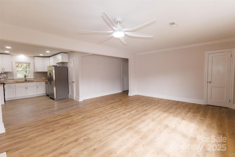 8724 Old Plank Rd, Charlotte, NC 28216