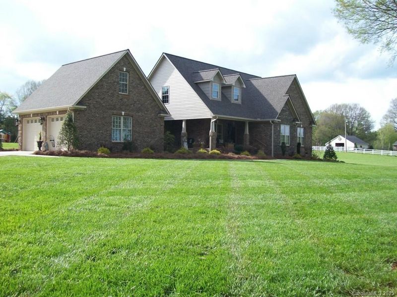 1707 Requa Rd, Cherryville, NC 28021