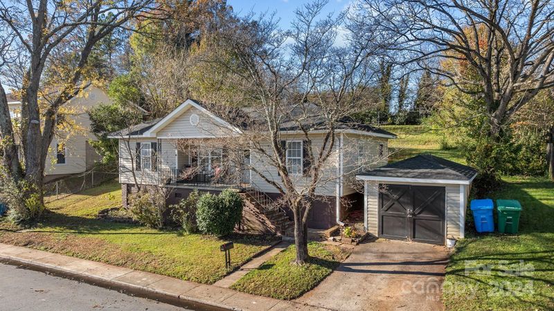 325 Mayflower Ave, Cramerton, NC 28032
