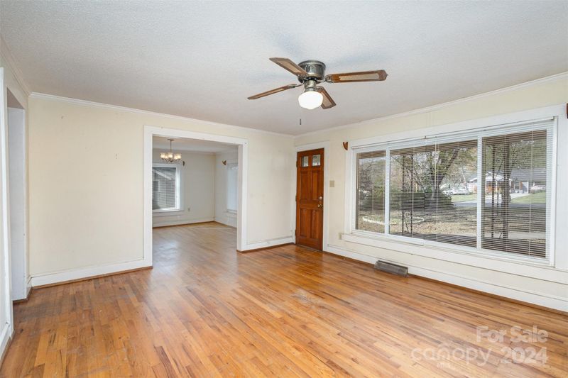 1627 W 5th Ave, Gastonia, NC 28052
