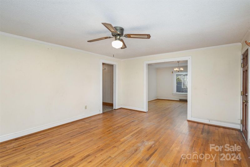 1627 W 5th Ave, Gastonia, NC 28052