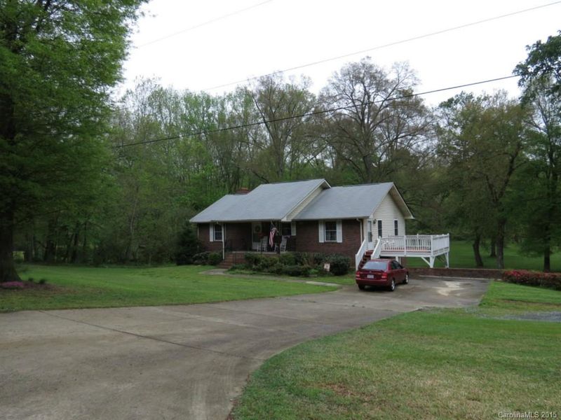 8500 Pine Cir, Charlotte, NC 28215