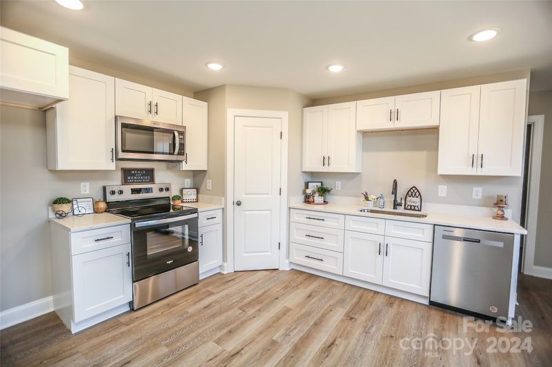2633 Brady Ave, Kannapolis, NC 28083