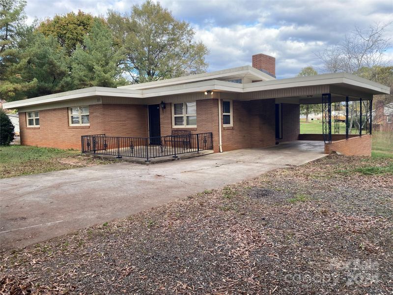 2352 33rd St NE, Hickory, NC 28601