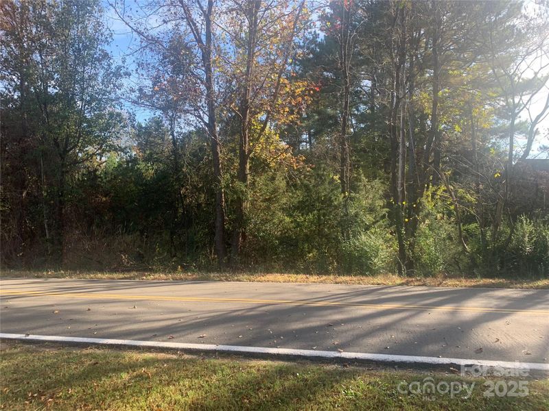 0001 Mayberry Rd, Dallas, NC 28034