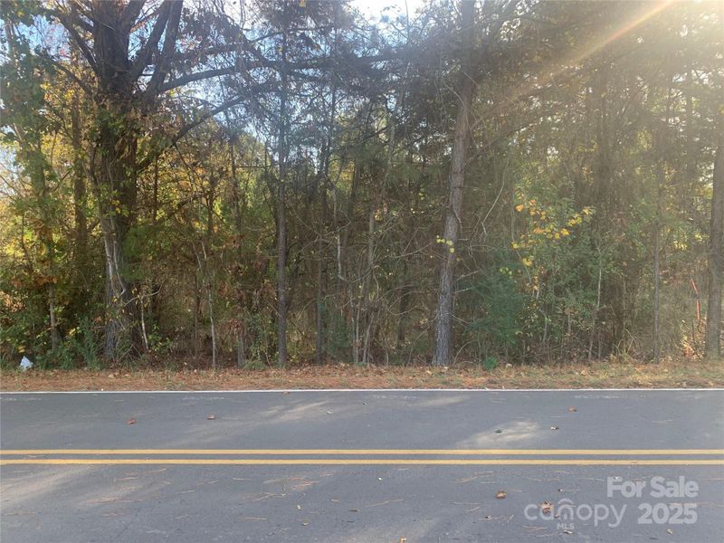 0001 Mayberry Rd, Dallas, NC 28034