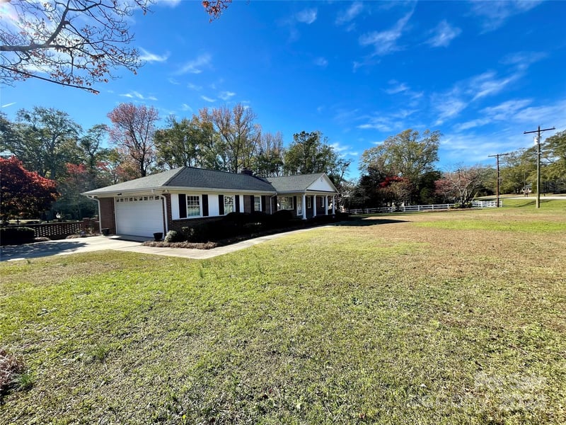 5486 Kershaw Camden Hw, Heath Springs, SC 29058