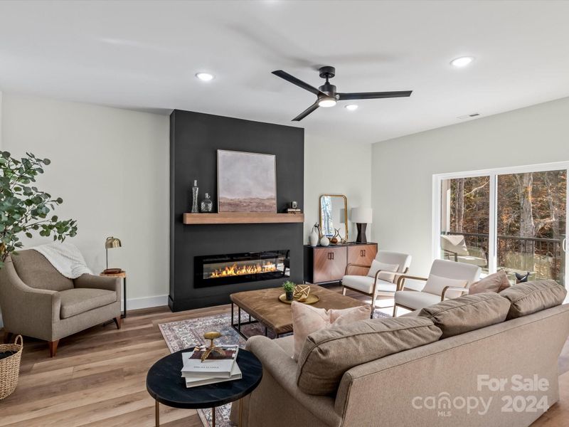 4180 2nd St NE, Hickory, NC 28601