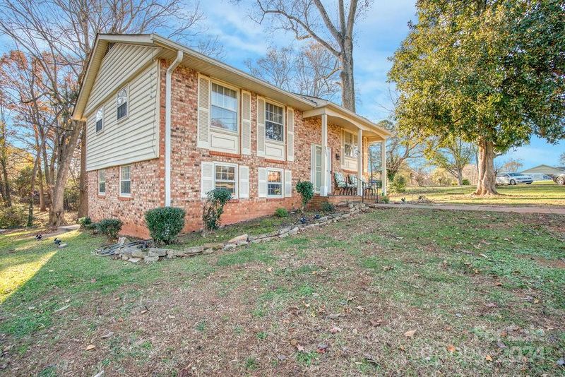 8905 Longview Dr, Charlotte, NC 28214