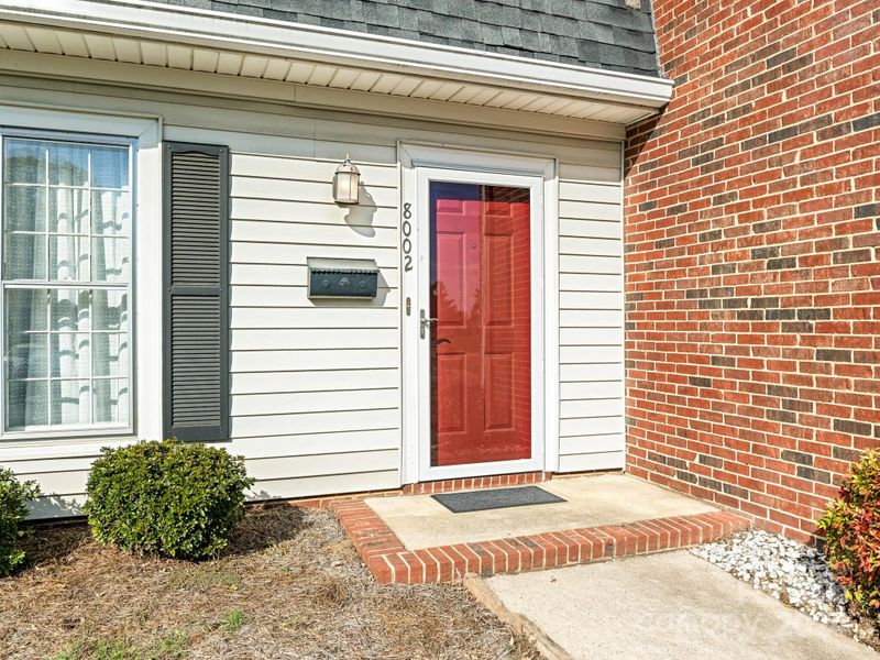 8002 Regent Park Ln, Charlotte, NC 28210