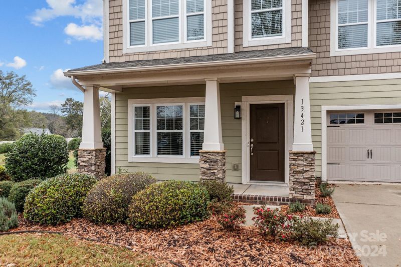 13421 Pierre Reverdy Dr, Davidson, NC 28036