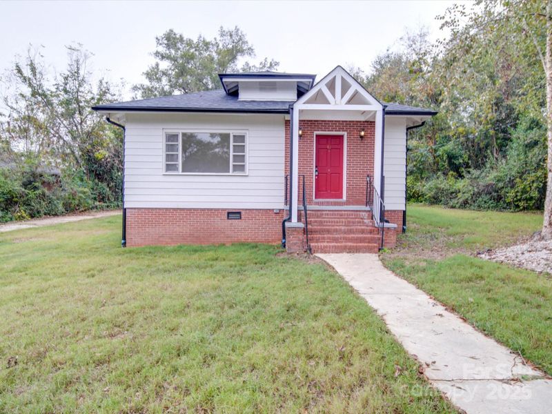 41 Calhoun St, Great Falls, SC 29055