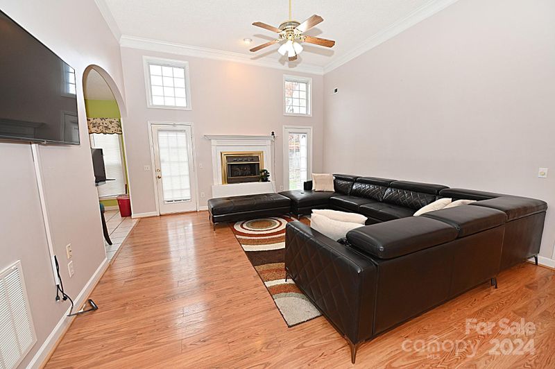 2123 13th Street Ct NE, Hickory, NC 28601