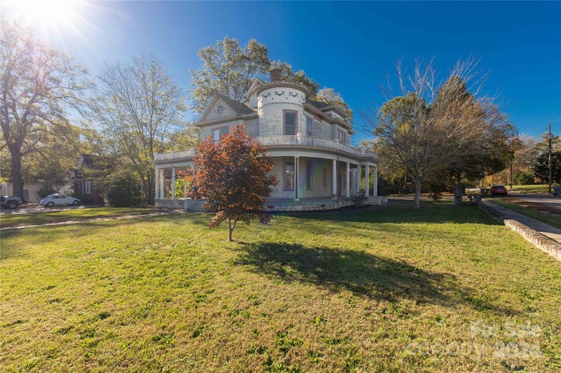 307 Kings Mountain St, Clover, SC 29710