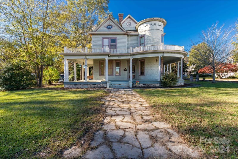 307 Kings Mountain St, Clover, SC 29710