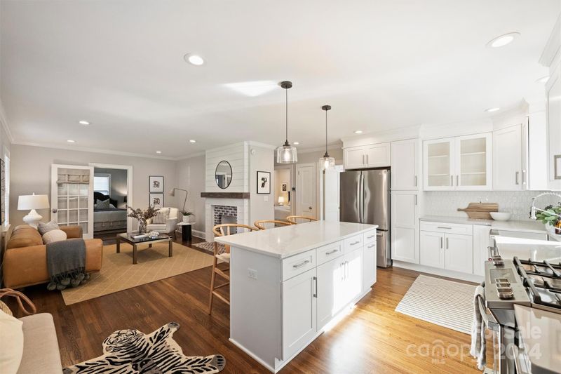 1424 Ivey Dr, Charlotte, NC 28205