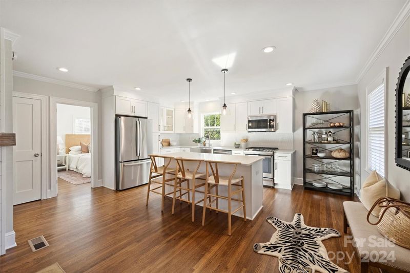 1424 Ivey Dr, Charlotte, NC 28205