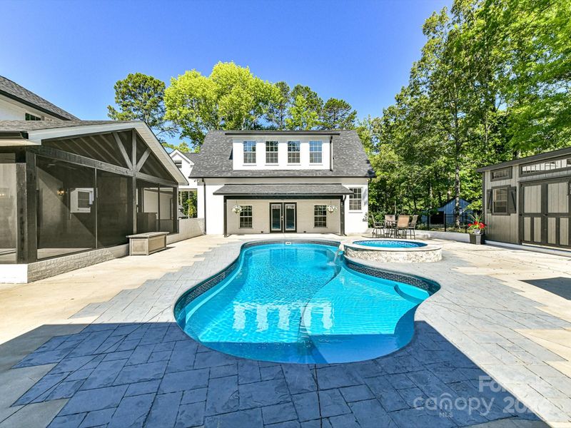 6650 Farmstead Ln, Concord, NC 28027