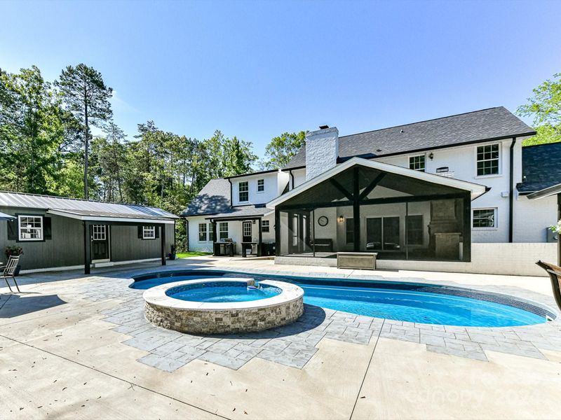 6650 Farmstead Ln, Concord, NC 28027