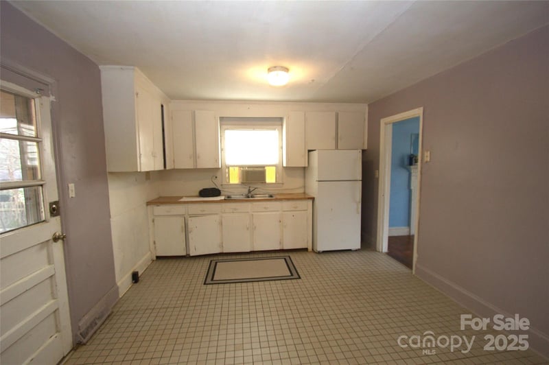 3217 Enfield Rd, Charlotte, NC 28205