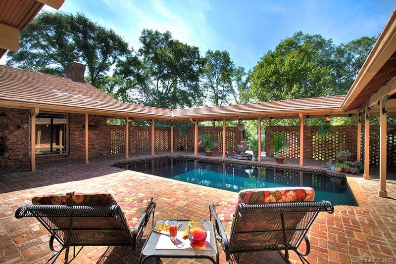4607 Parview Dr N, Charlotte, NC 28226