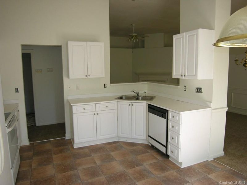 1284 Midlake Rd, Kannapolis, NC 28083