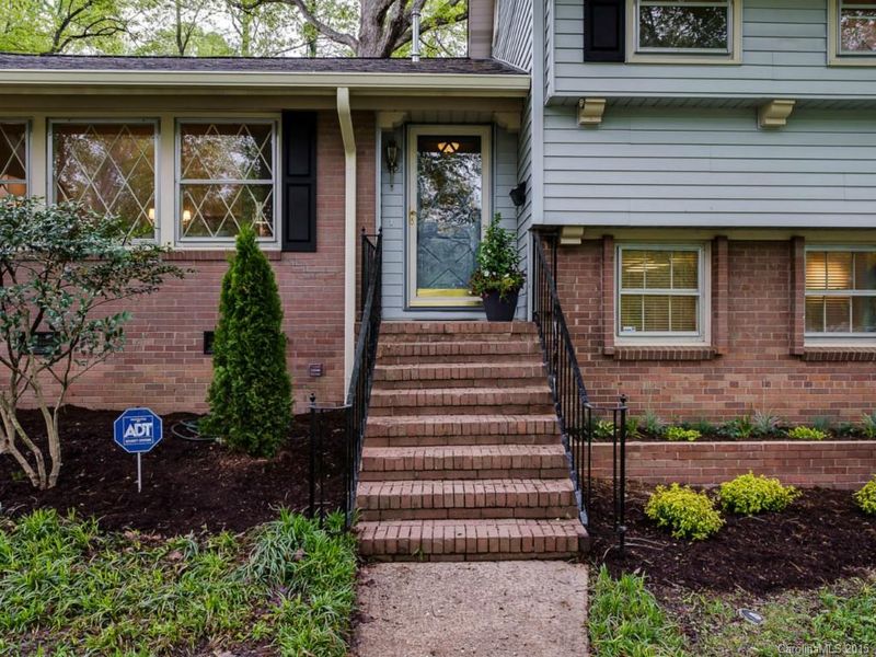 300 Manning Dr, Charlotte, NC 28209
