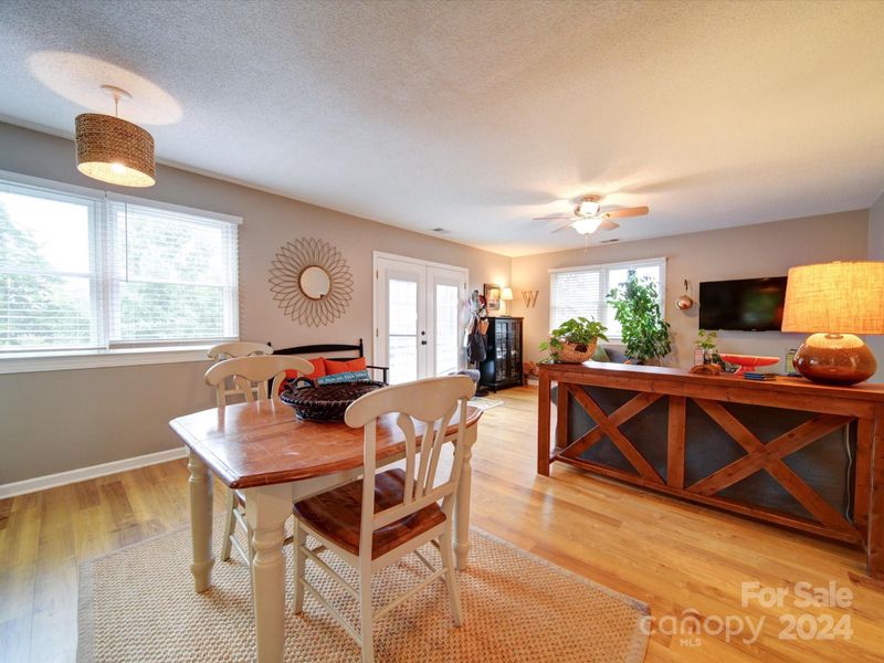 20126 Rainbow Cir, Cornelius, NC 28031