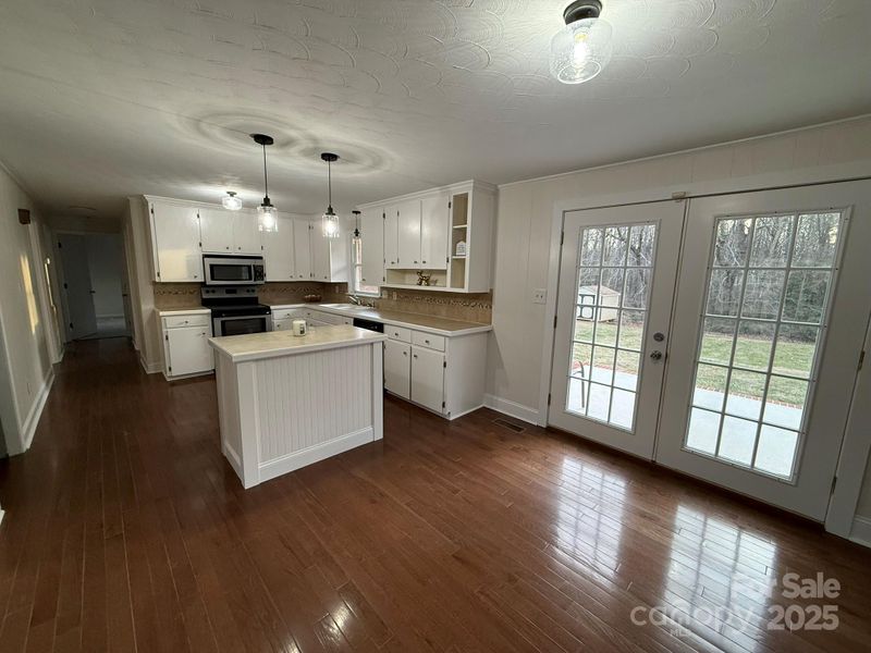 3441 38th Street Dr NE, Hickory, NC 28601