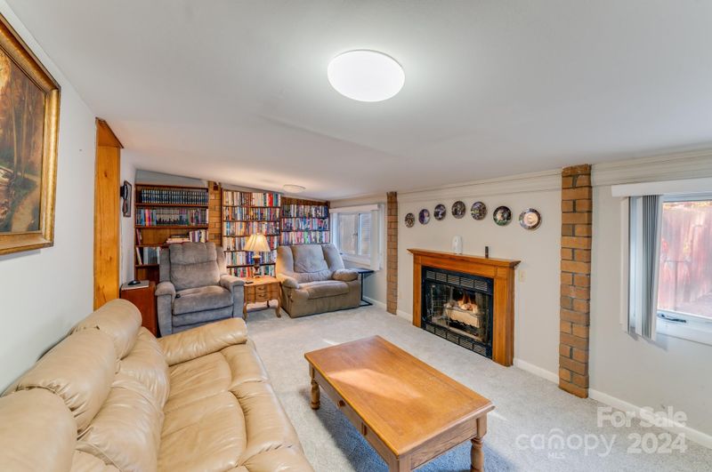 465 Lakedale Dr, Clover, SC 29710